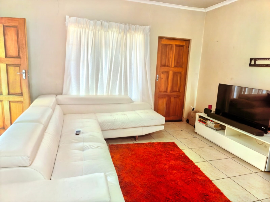 2 Bedroom Property for Sale in Waterval East North West